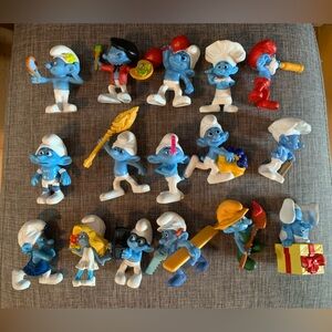 Full 16 piece Smurf lot from McDonald’s 2011